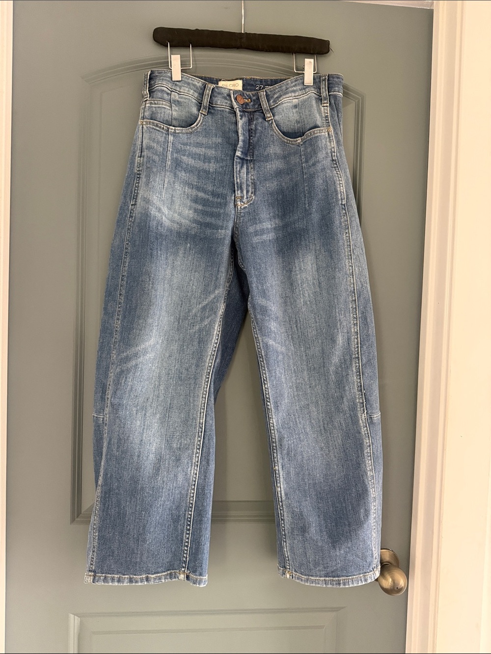 Anthropologie Pilcro Barrel Leg in Faded Blue EUC Sz S7